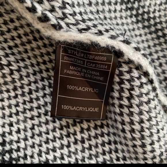 BB Dakota Plaid White and Black Longline Soft Cardigan with Pockets. - Picture 5 of 5